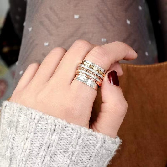 💫 Anello Spinner “Carezza Infinita” – Un gesto che rassicura, un regalo che resta